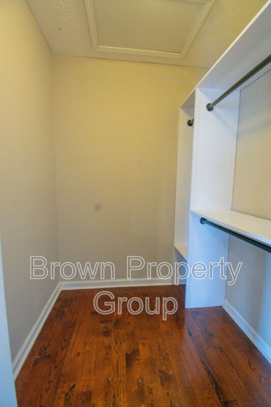 Building Photo - 3685 Pioneer Dr