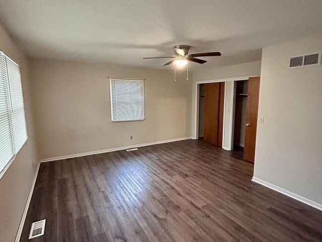 Building Photo - 235 N Michigan St