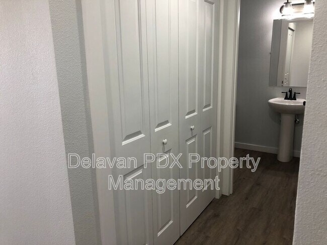 Building Photo - 1396 Kimber Ct