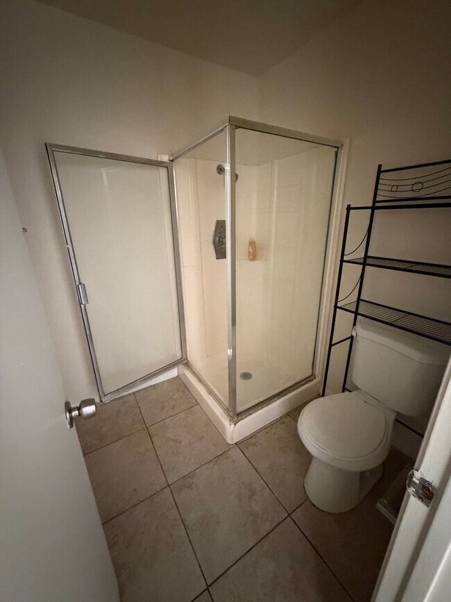 Building Photo - Beautiful Condo in Serene Montebello HOA Community – Pool, Spa & Prime Location