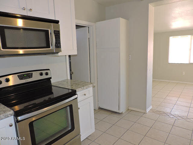Building Photo - 1421 E Jen Tilly Ln