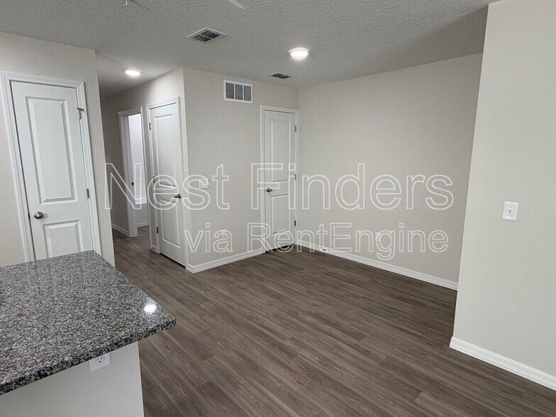 Building Photo - 11454 Oakfield Ct