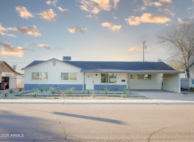 Primary Photo - 6813 E Belleview St