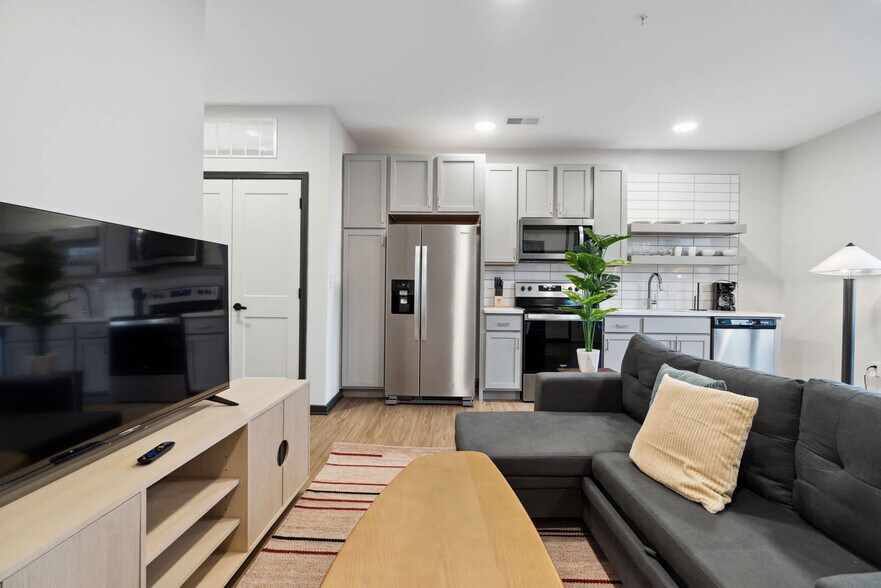 Building Photo - 423 E Michigan St