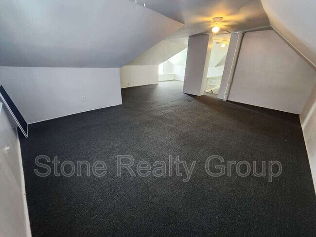 Building Photo - 1100 N 10th St