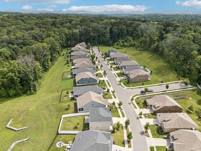Building Photo - Clover Glen Rental