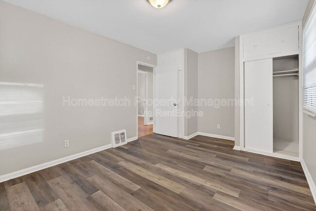 Building Photo - 9855 Medford Dr