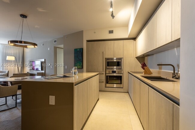 Building Photo - 4111 S Ocean Dr