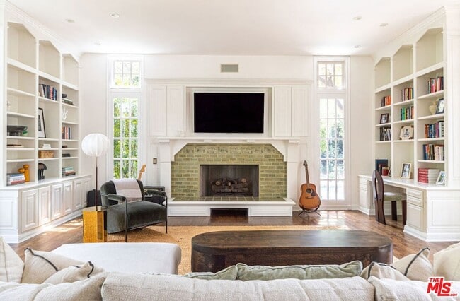 Building Photo - 226 Palisades Ave