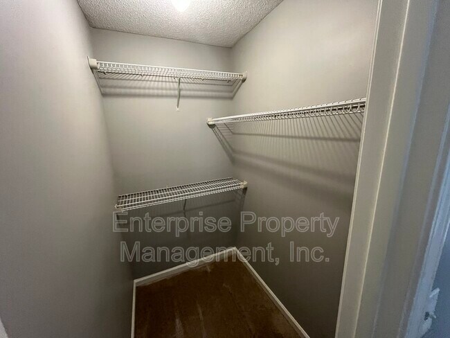 Building Photo - 9125 Cinderhill Cove E