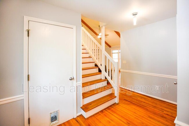 Building Photo - 2156 Forest Lakes Blvd