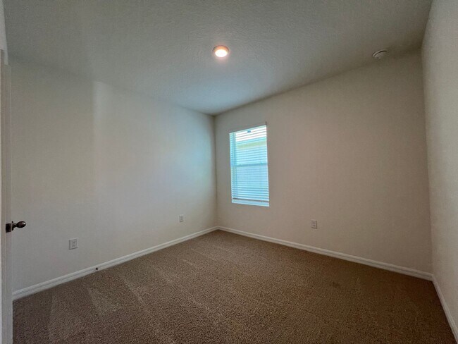 Building Photo - Brand New! 4 Bedroom, 2 Bathroom home in t...