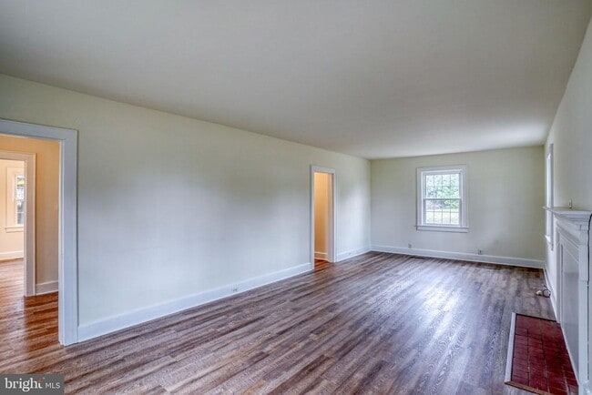 Building Photo - 1031 S Dupont Blvd