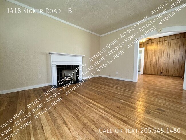 Building Photo - 2-Bed/1-Bath Apartment with Bonus Room!