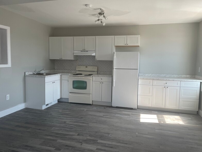 Kitchen - 446 Walnut St