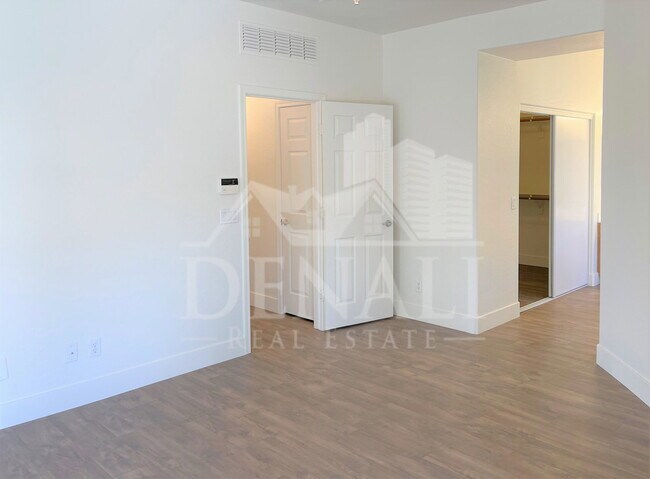 Building Photo - 21192 E Saddle Way