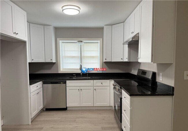 Building Photo - Fully RENOVATED 4-bedroom ranch in Conyers
