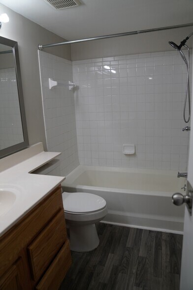 Building Photo - 6093 Majors Ln