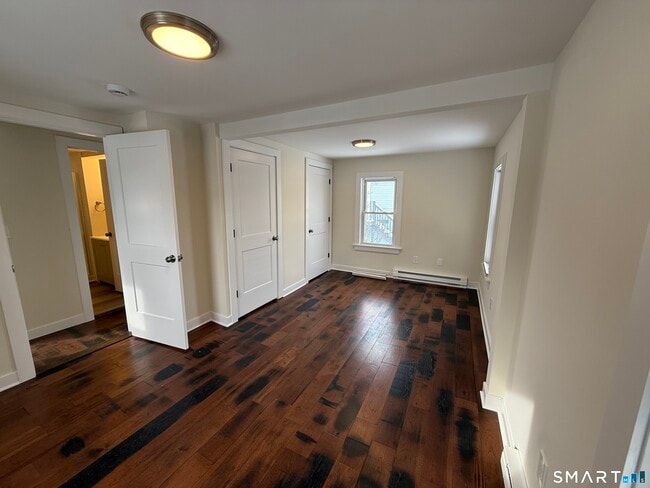 Building Photo - 98 E Elm St