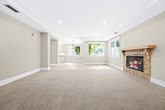 Building Photo - Elegant Dream Escape - Hills of Studio City