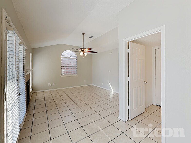 Building Photo - 217 Chamblin Dr