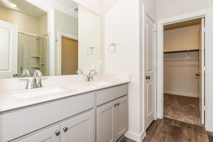 Building Photo - 324 Sun Harvest Dr