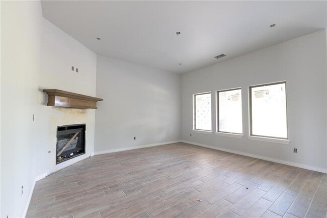 Building Photo - Brand New Home + Norman Schools + 3 Bedroo...