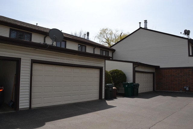 Building Photo - 786 Greenwood Rd