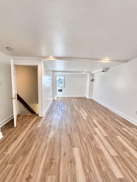 Building Photo - 2213 N 33rd St