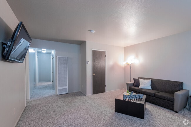 4BR, 2BA - Timber Creek