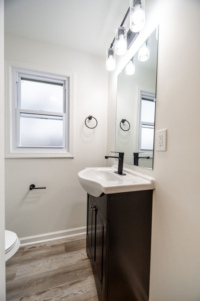 Building Photo - 210 Brehl Ave