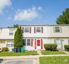 Building Photo - Amazing 3 BR/1.5 BA Townhome in Landover!