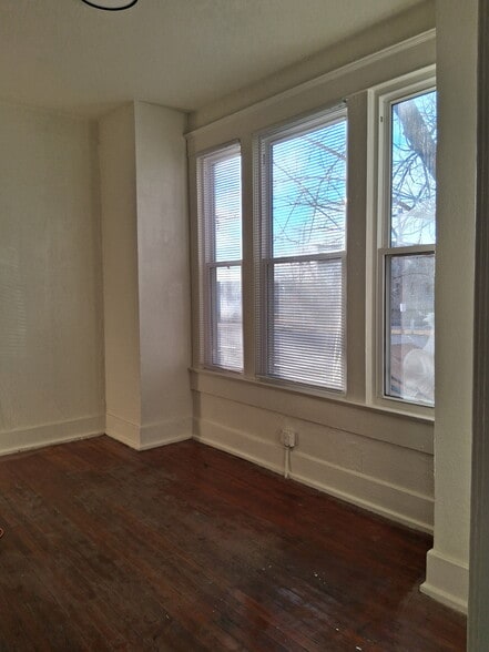 Building Photo - 537 Denison St