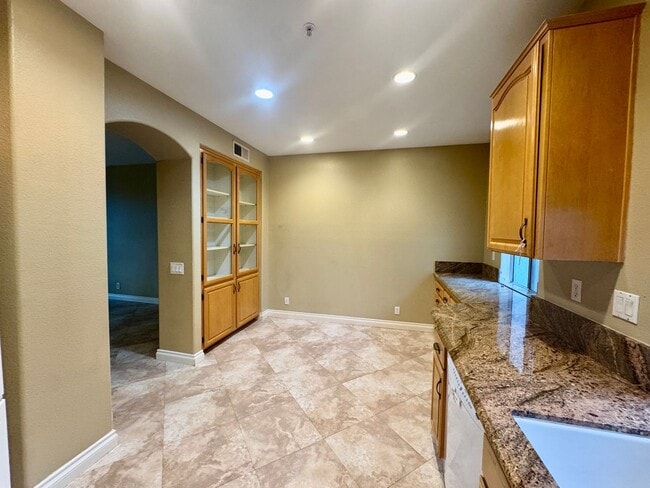 Building Photo - 3 Bedroom spacious home in Aliso Viejo (Tivoli community)