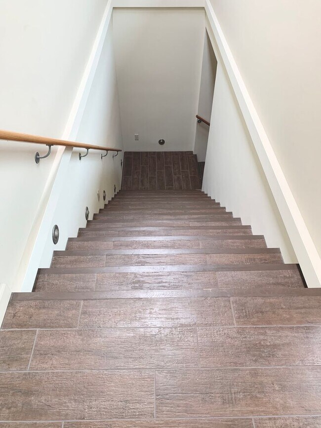 Building Photo - Home-Sweet-Home Vibe in Harper Ave!