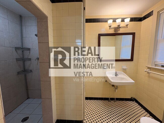 Building Photo - 2585 Napier Ave