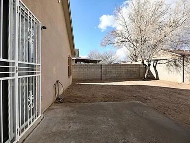 Building Photo - Charming 3-Bedroom Home in a Peaceful, Con...