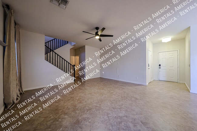 Building Photo - 1145 E Lowell Ave