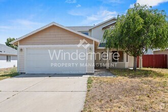 Building Photo - Welcome to your new home in Airway Heights...