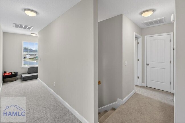 Building Photo - 245 Alcott Cir