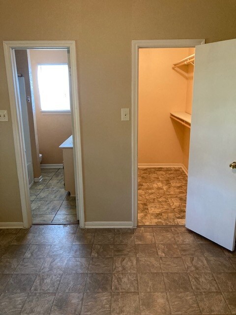 Building Photo - 303 Appaloosa Dr