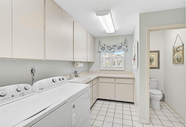 Building Photo - 3970 Prairie Dunes Dr