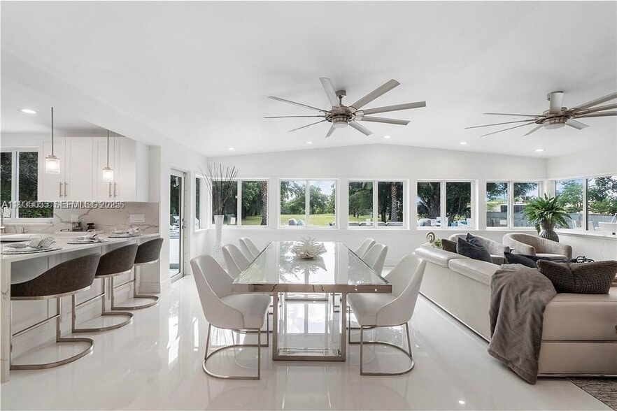 Building Photo - 224 E Acre Dr