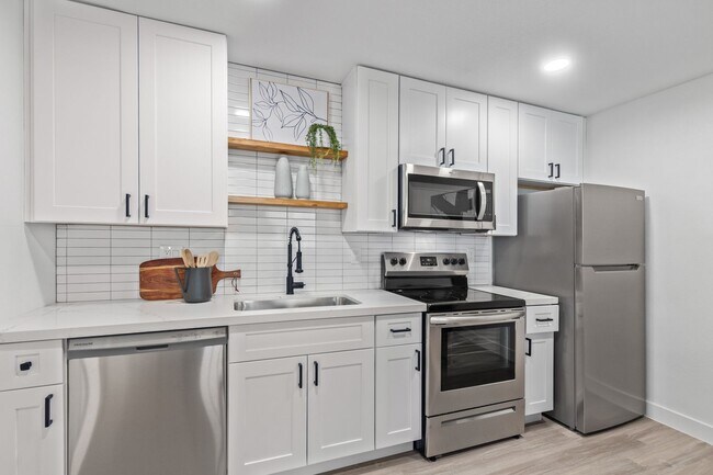 Building Photo - 1 Bed | 1 Bath -  Renovated Ground Level Unit near ASU!