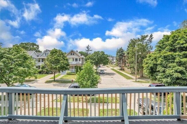 Building Photo - 1275 Donald Ave