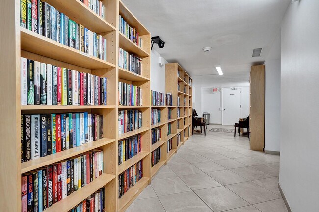 Building Photo - 4100 Galt Ocean Dr