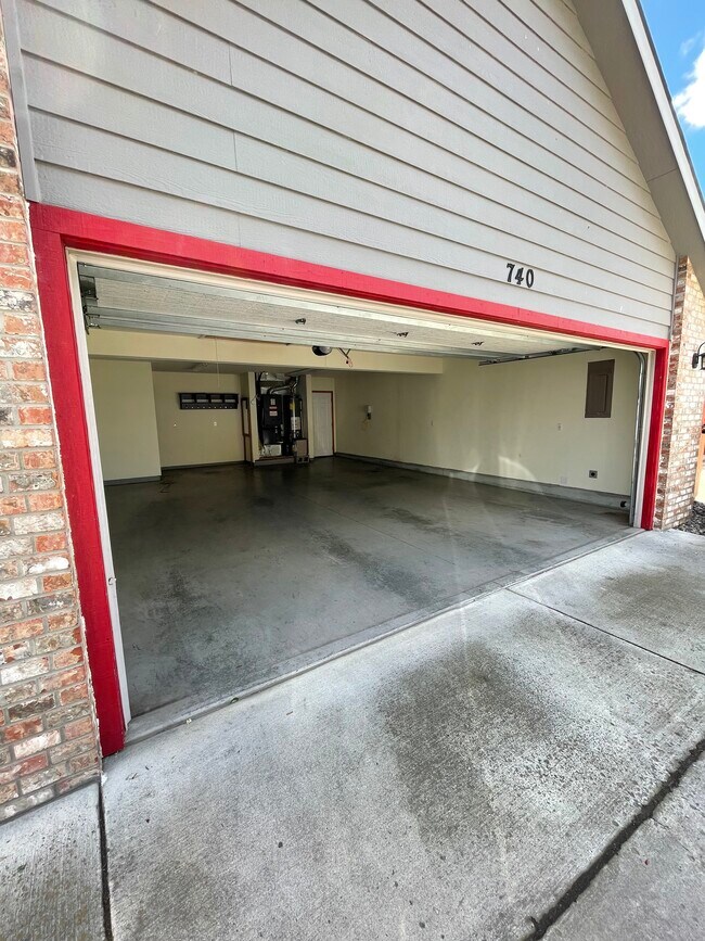 Building Photo - 740 E Opal Ct