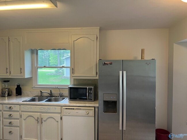 Building Photo - 137 Timberland Trce