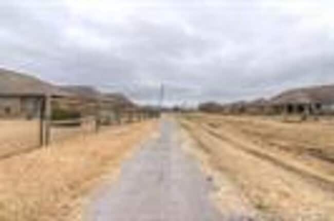 Building Photo - Well maintained home in a great location within Prestin lakes.