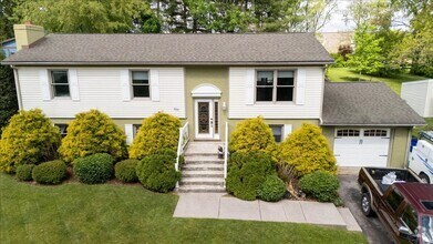 Building Photo - Spacious Home with Amazing Fenced Yard in ...
